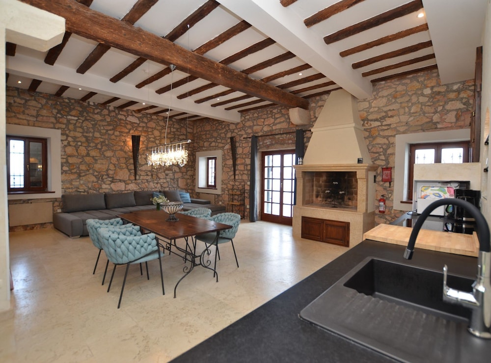 Waterside Cove Oasis Apartment Rovinj