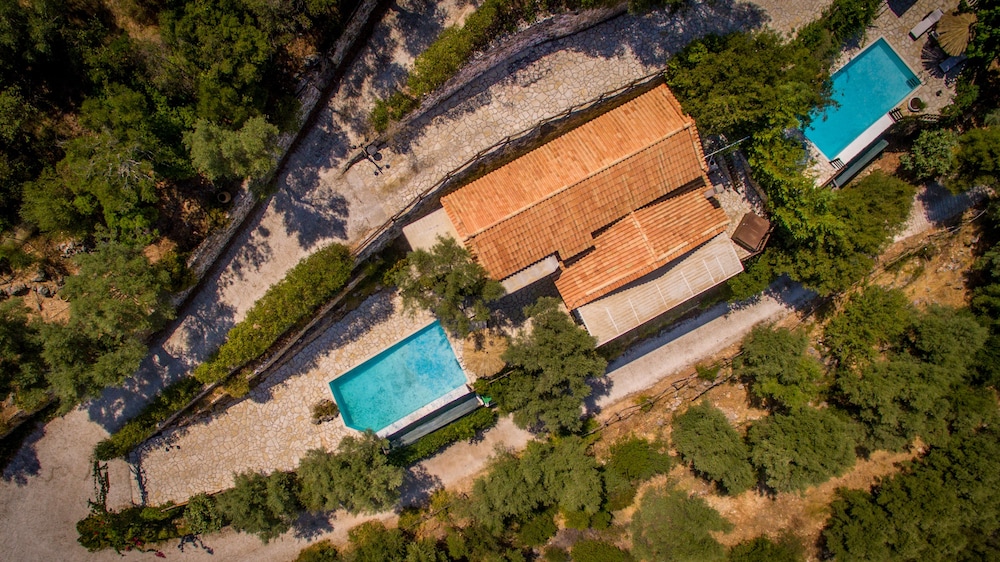 Arethousa Villas