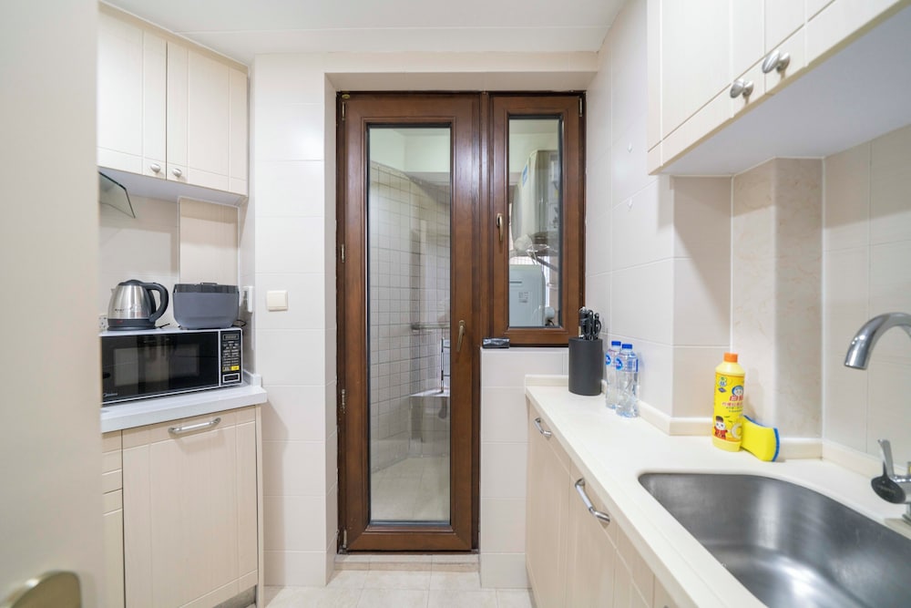 Tyms 1BR APT Gubei International Garden