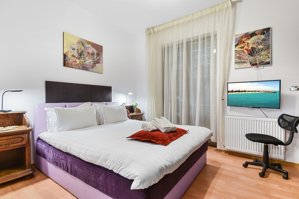 Sabinelor 2BDR view 5