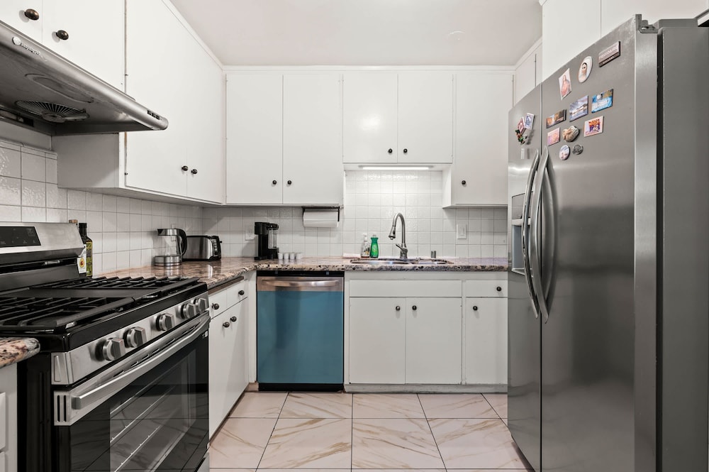 Cozy Pasadena Home Steps From Rose Bowl w Parking