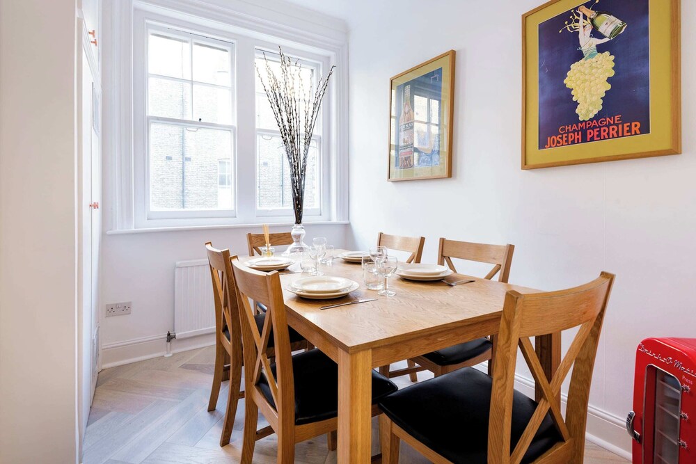 Stylish Buckingham Apartment Victoria