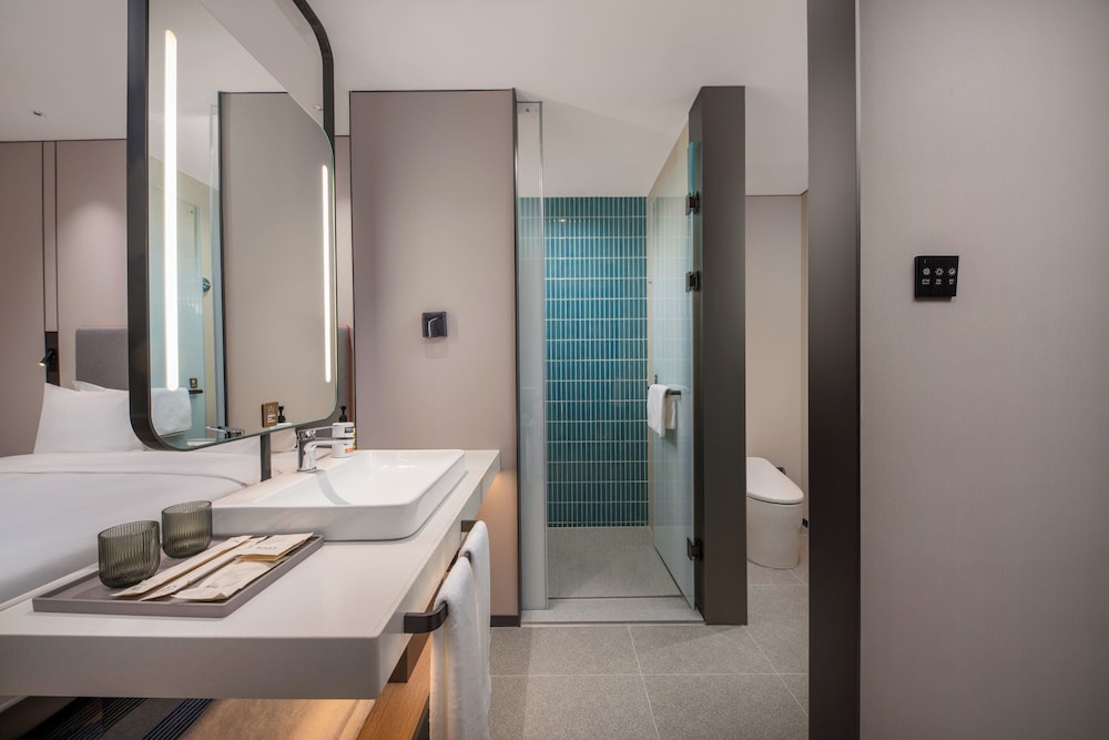 Holiday Inn Express Qingdao City Balcony by IHG