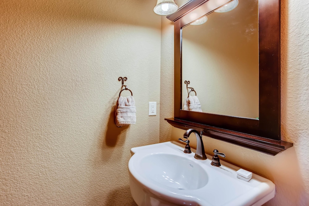 Estes Park Condos - Property Image 79