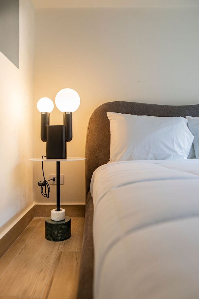 The Stallion by Acomodo Casco Viejo-top Location