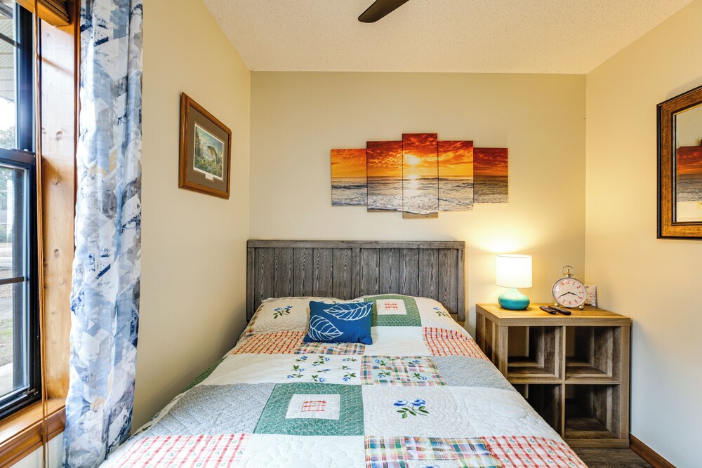 Cozy Home w/ Fenced Backyard in Sunset Beach!