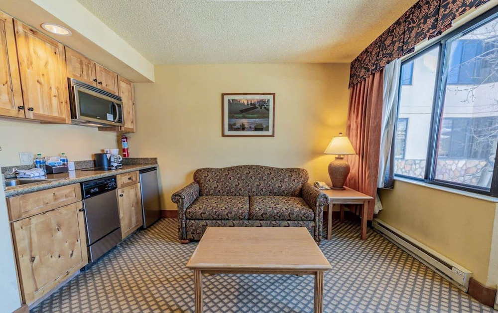 The Grand Lodge by Traverse Hospitality (No Resort Fees)