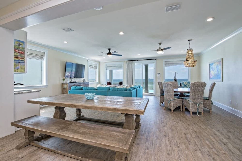 Beachfront 5bed Easybreezy East