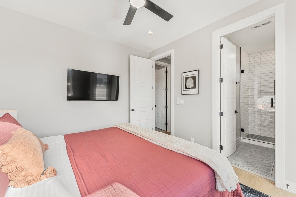 Slickrock Shore 8 Bedroom Townhouse