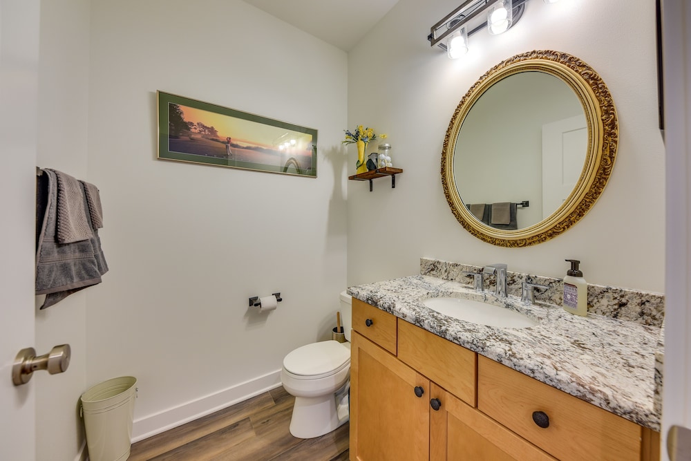 Burlington Vacations - Lakefront Burlington Vacation Rental: Dock Beach - Property Image 16
