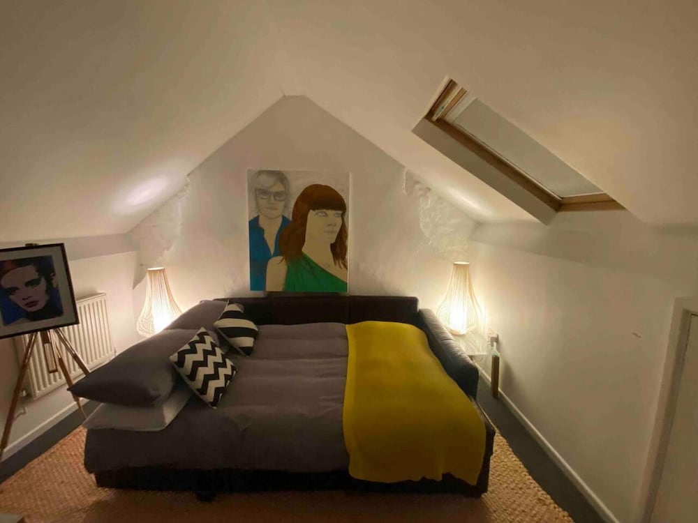 4 Bedroom Victorian Townhouse With Sea Views view 3