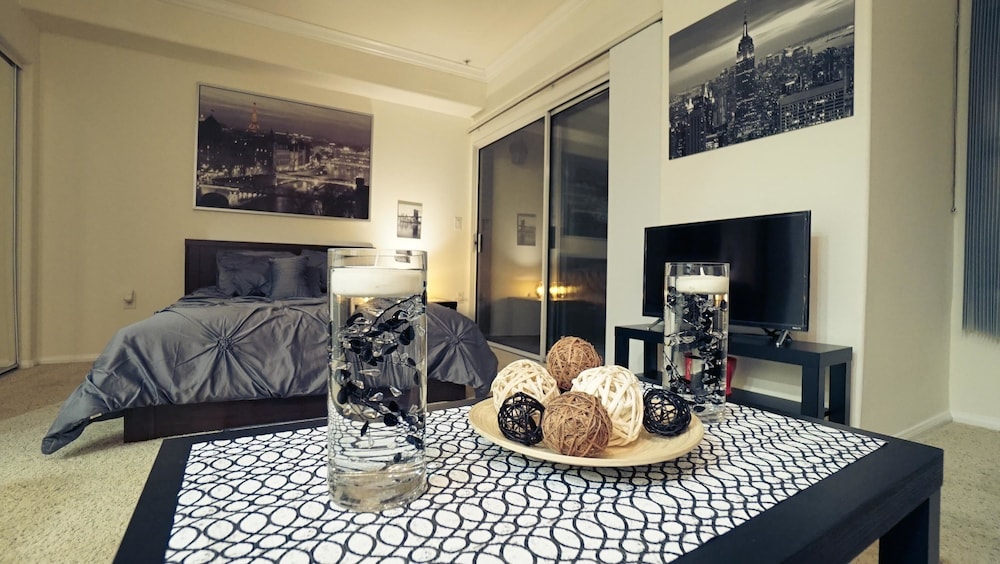 New Lyfe Finest Luxury Apartment
