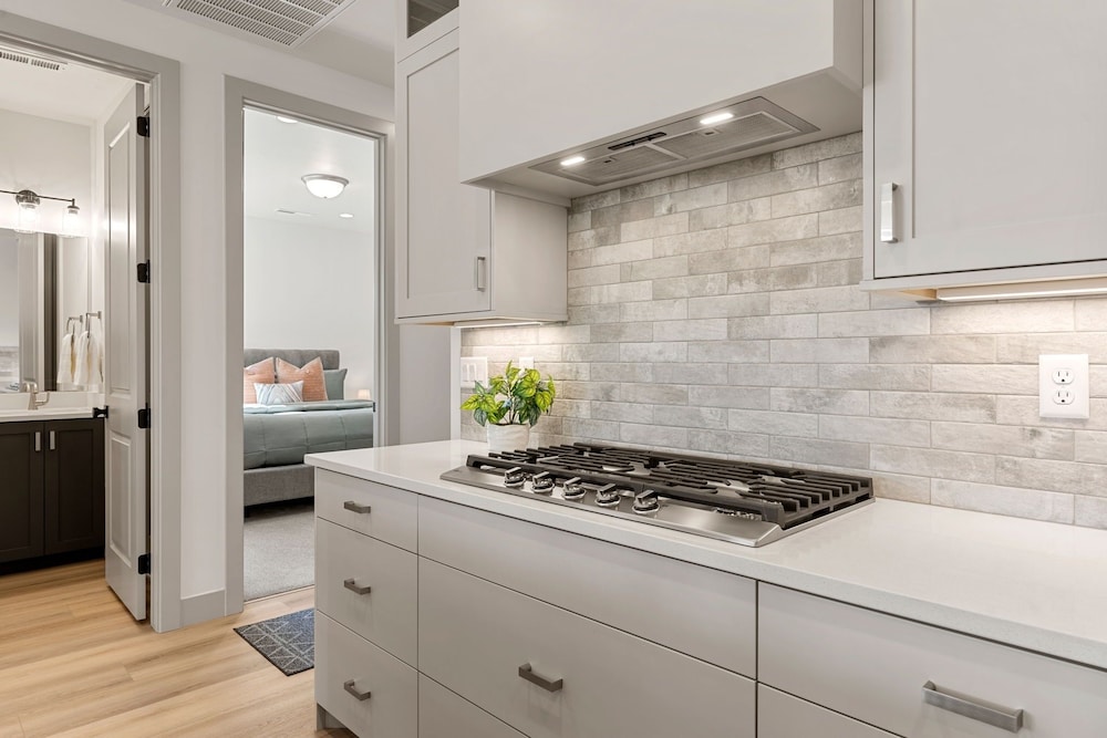 Coastline Cottage 5 Bedroom Townhouse