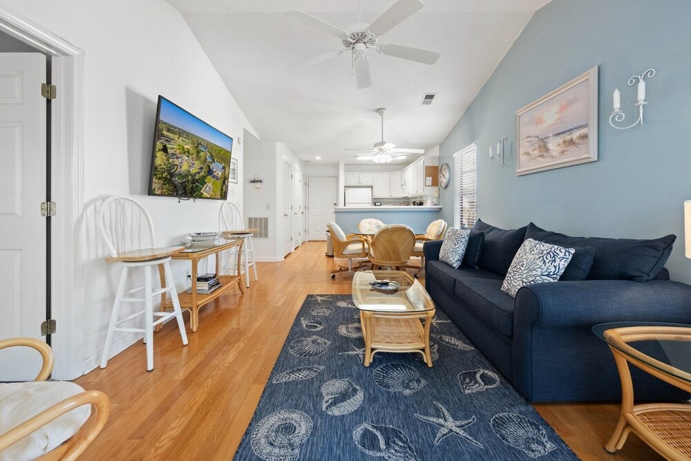 53e Bayside Birdie 2 Bedroom Condo