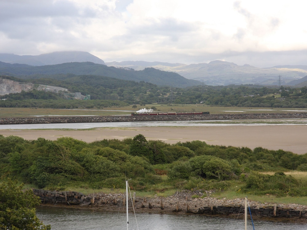 48A South Snowdon Wharf
