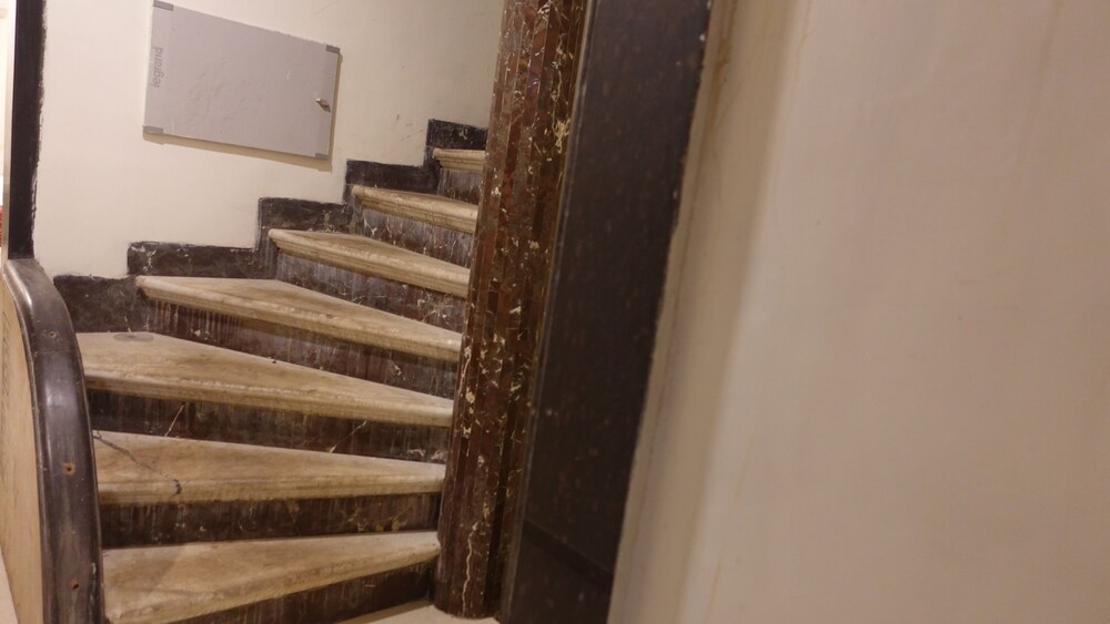 Mumbai Vacations - Hotel Wind Flower Regency - Near Kokilaben Hospital - Property Image 4