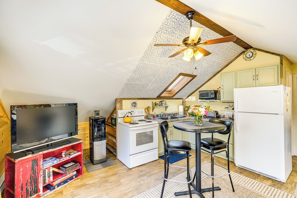 3 Mi to Hiking: Cozy Mt Tremper Apt