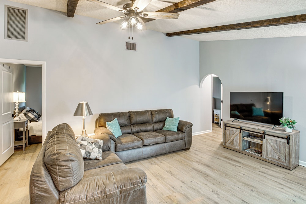Swim, Hike & Golf: Family Gem in Cape Coral!