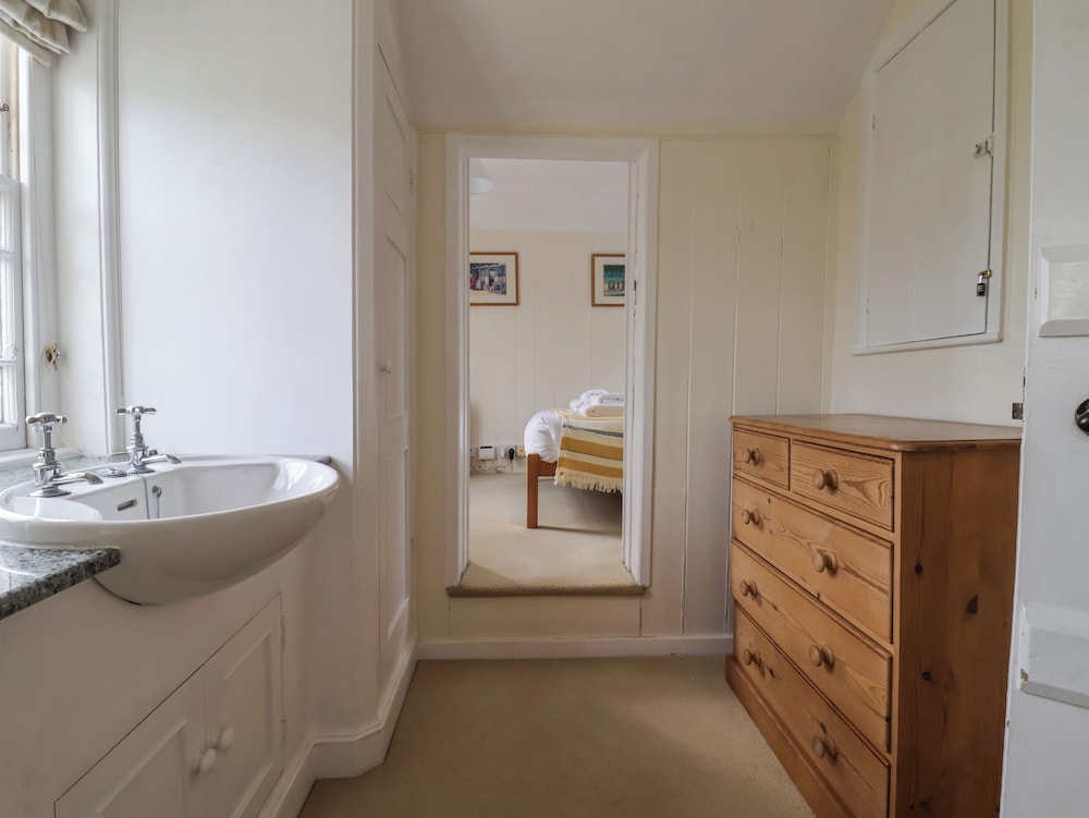 Iona Cottage