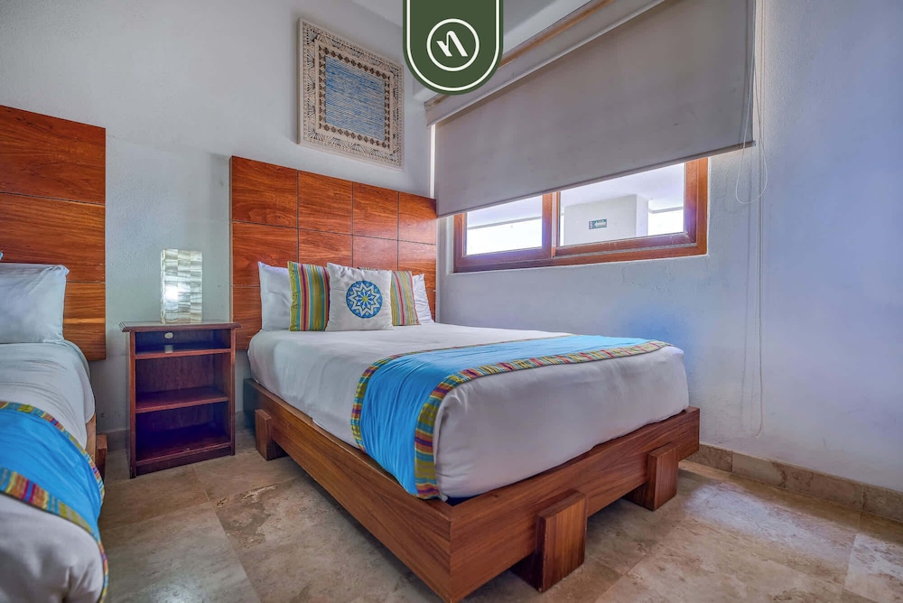 Oceanfront 3BR Condo With Beach Club - Pool