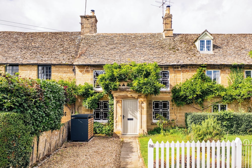 Historic 3 BD Cottage in the Cotswolds