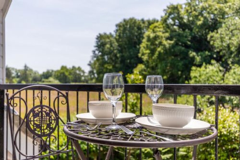 Host Stay The Lodge at Alderfen View view 5