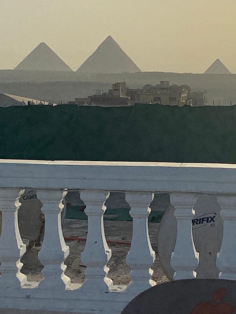 Pyramids High View Inn
