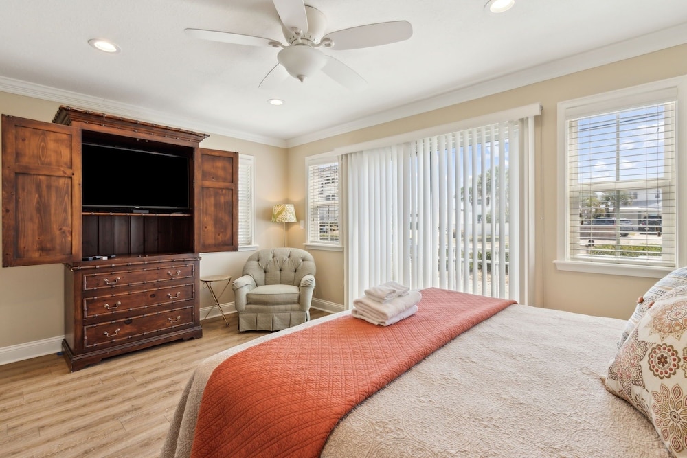 1943 S Fletcher 3 Bedroom Townhouse