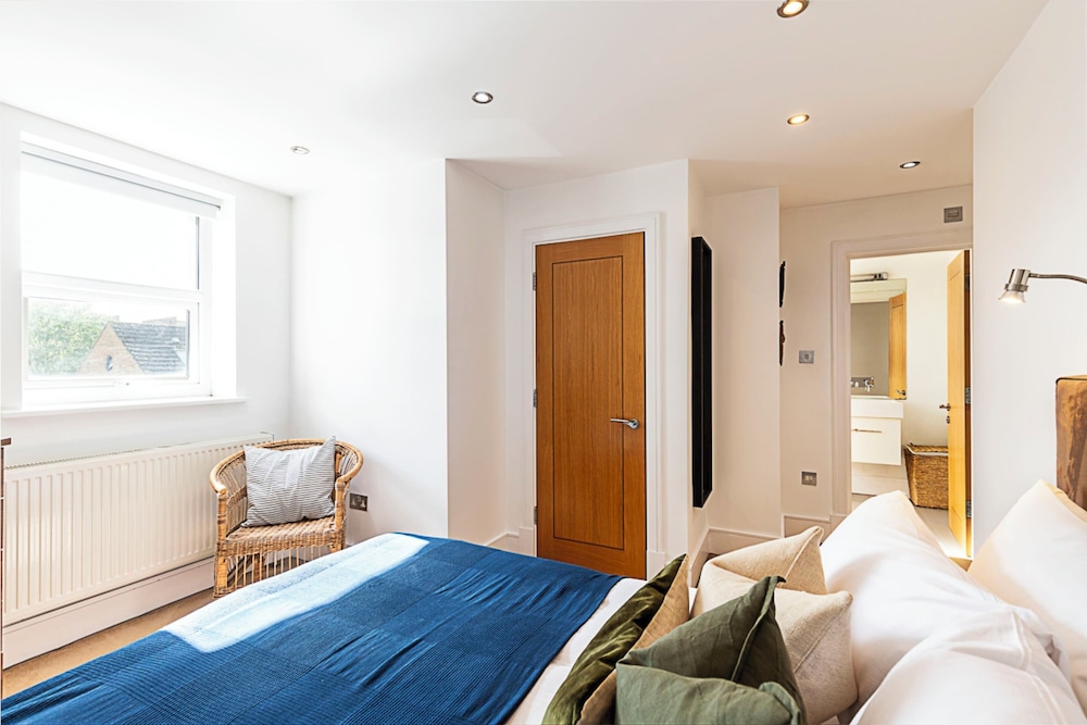 Stylish One Bedroom Apartment