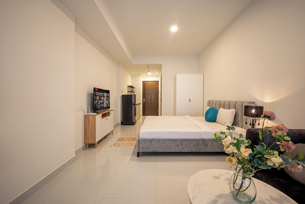 SOHO Premier Residence