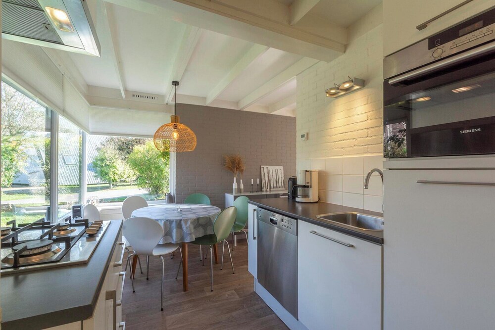 Bungalow in Sint Maartenszee Near Beach