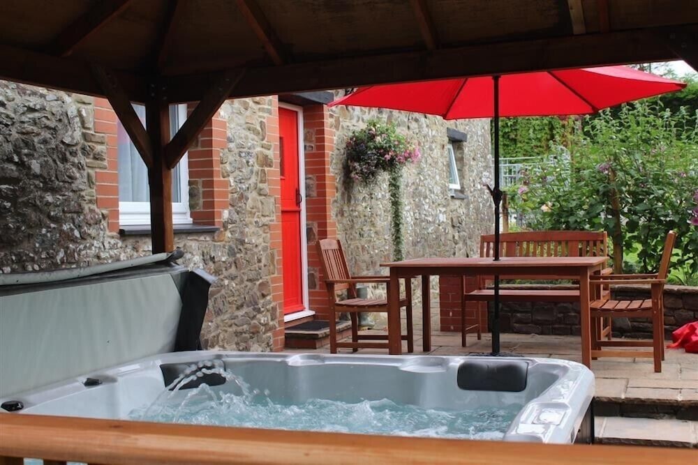 Pond Cottage