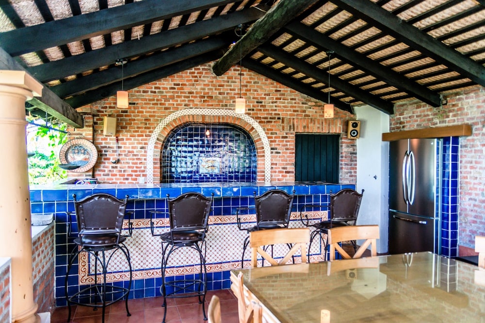 Anana Rancho San Rafael Pool and Lake Views