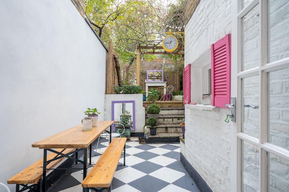 outdoor bbq area
