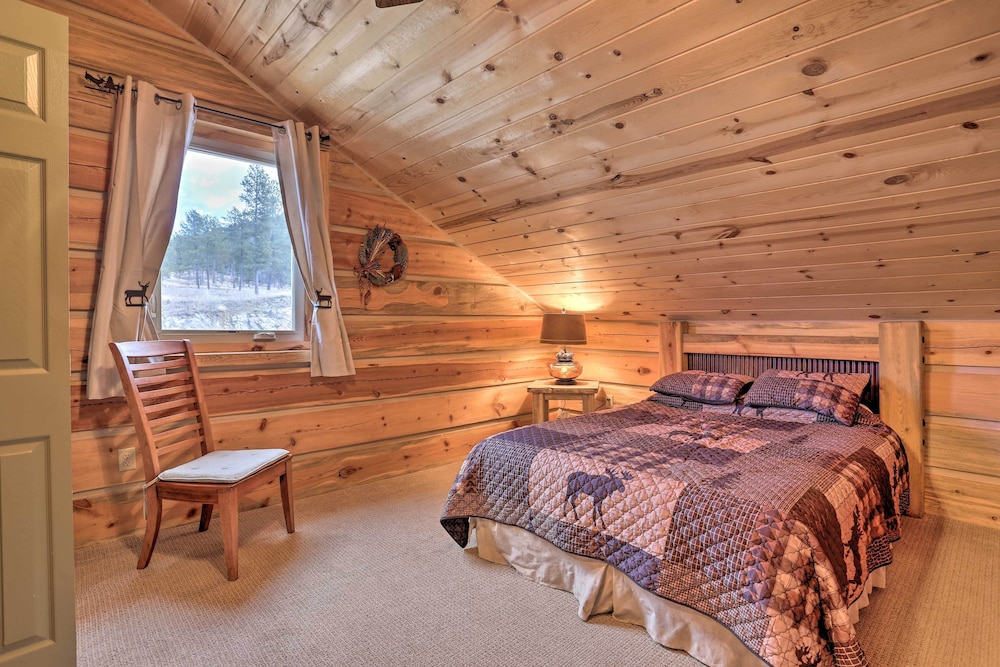 Cozy & Private Custer Cabin w/ Hiking On-site view 5