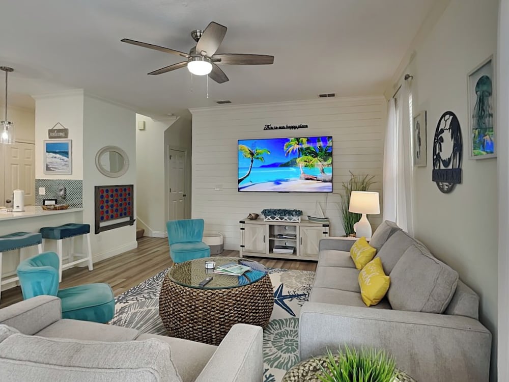 Sunny Beach by Southern Vacation Rentals