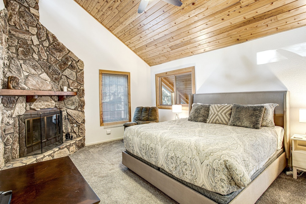 Summit Hideaway #445