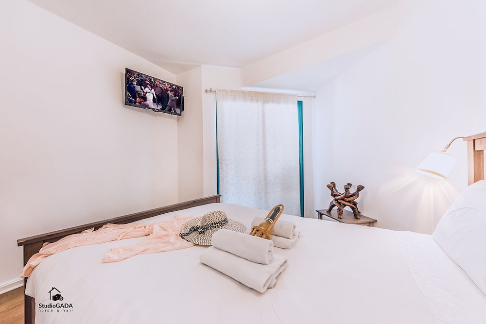 Sea of Galilee 2BR Apt by the Promenade