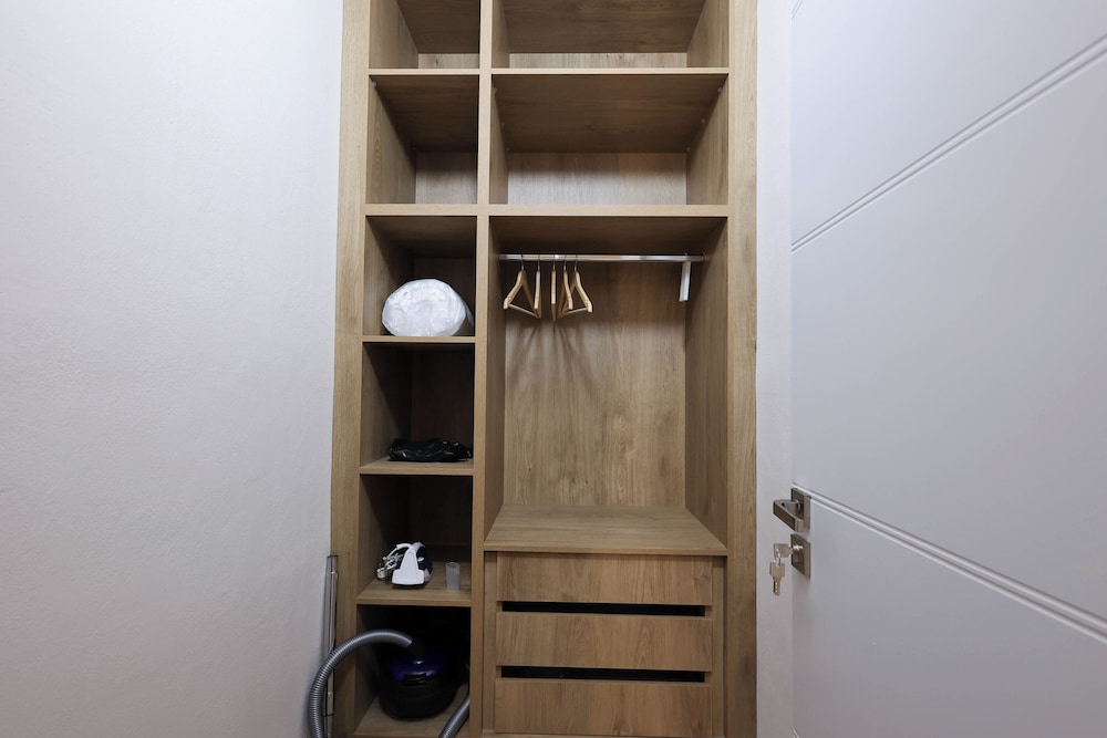 Grandstay Apartments 129