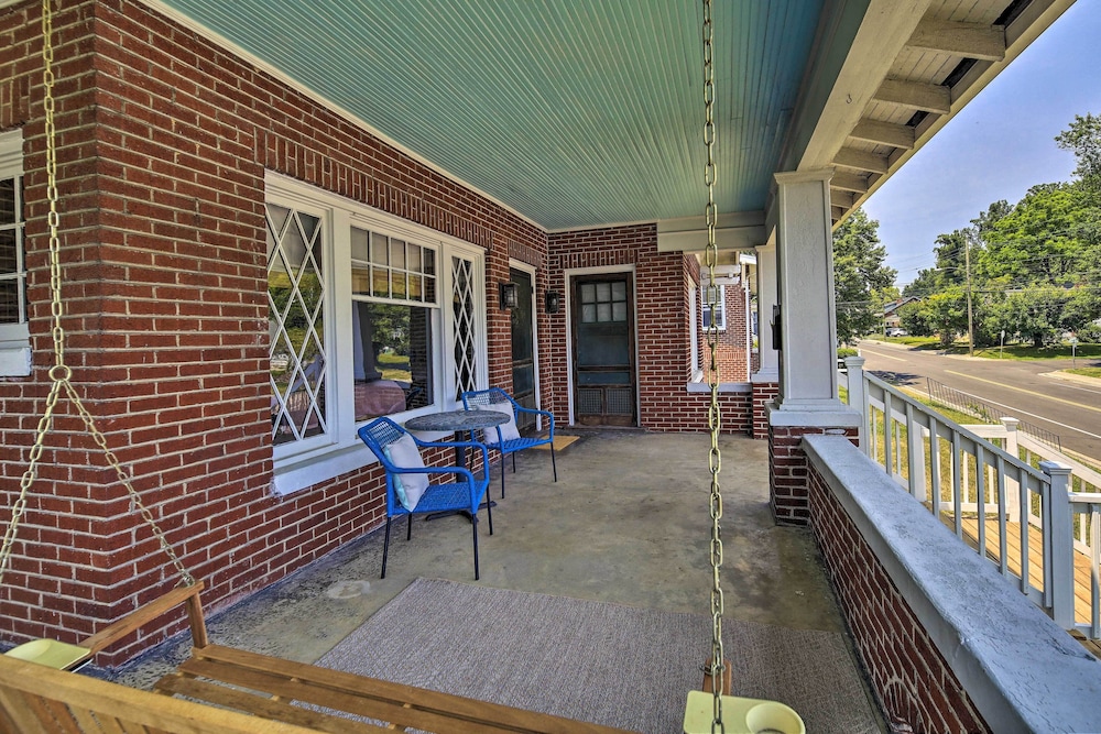 Bristol Bungalow < 1 Mi to Country Music Museum view 4