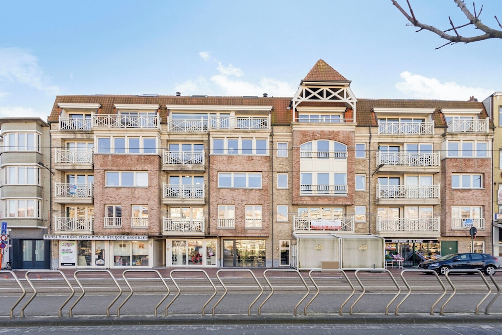 Apartment With 2 Rooms and Terrace