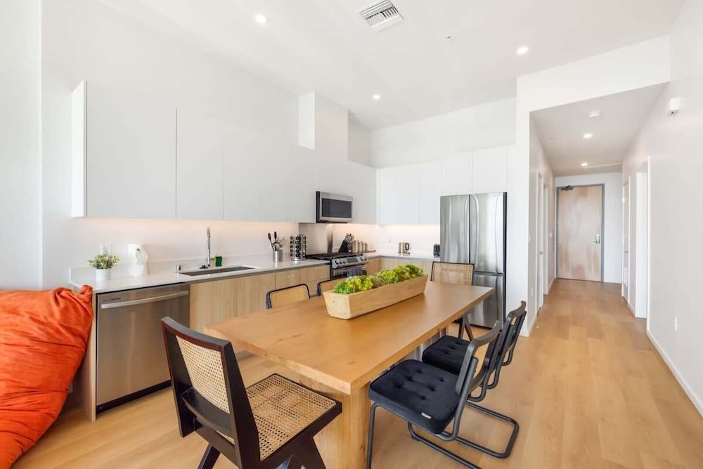 @ Marbella Lane - Grand 2BR w/ Beach & Ocean Views