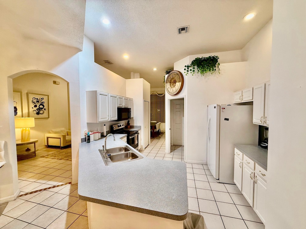 Westridge Super Exclusive 4BR Home Near Disney