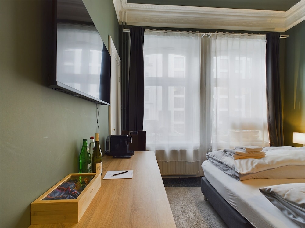 Art Apartments