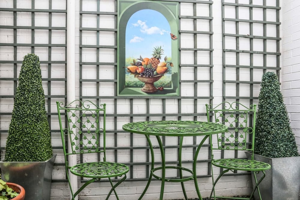balcony