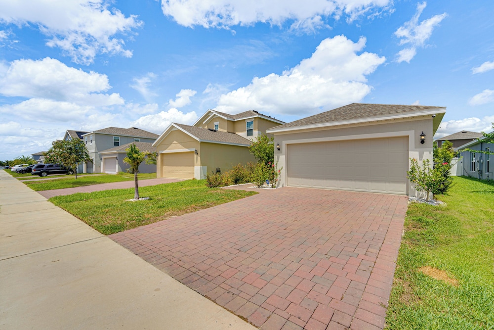 Easy Disney Day Trips: Family Home w/ Pool Access