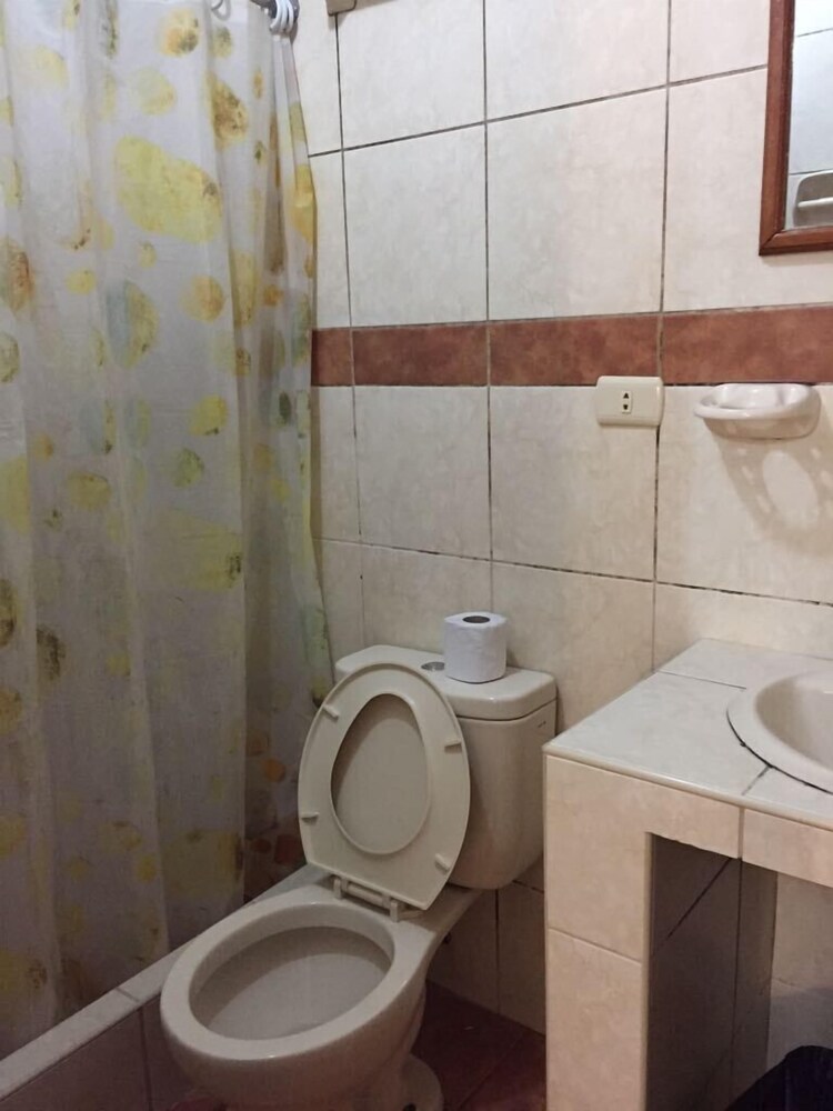 Hostal Bromelias 2
