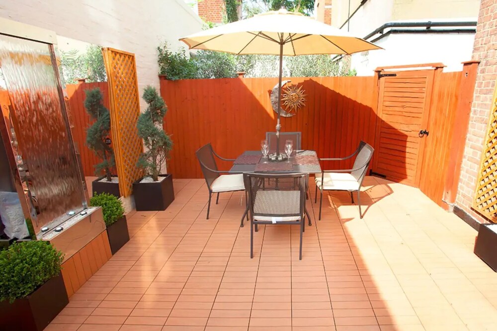 Impressive 2 Bedroom Luxury Flat in Chelsea