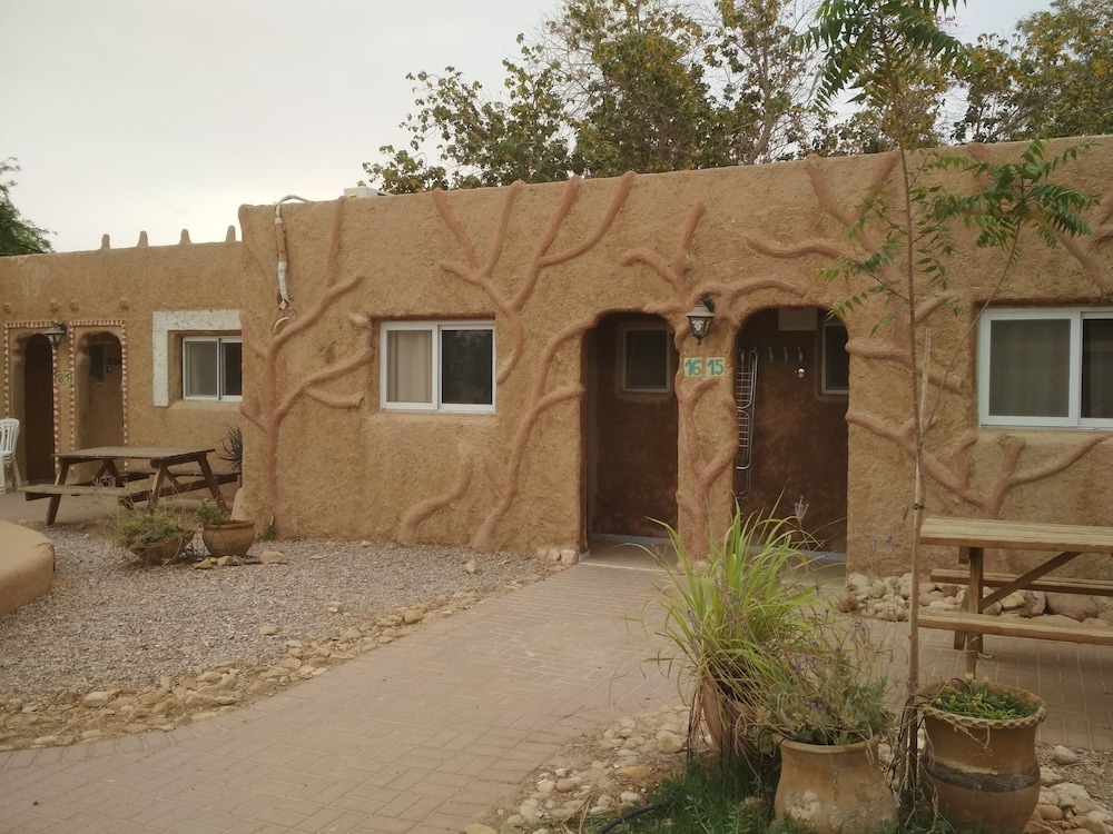Lotan Desert Travel Hotel