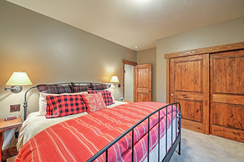 Ashland Lodge w/ Lake Views & Game Room Loft